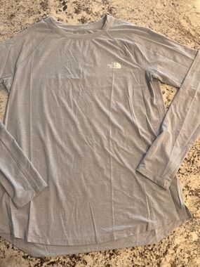 The North Face Women’s Long-Sleeve Tee - Light Gray